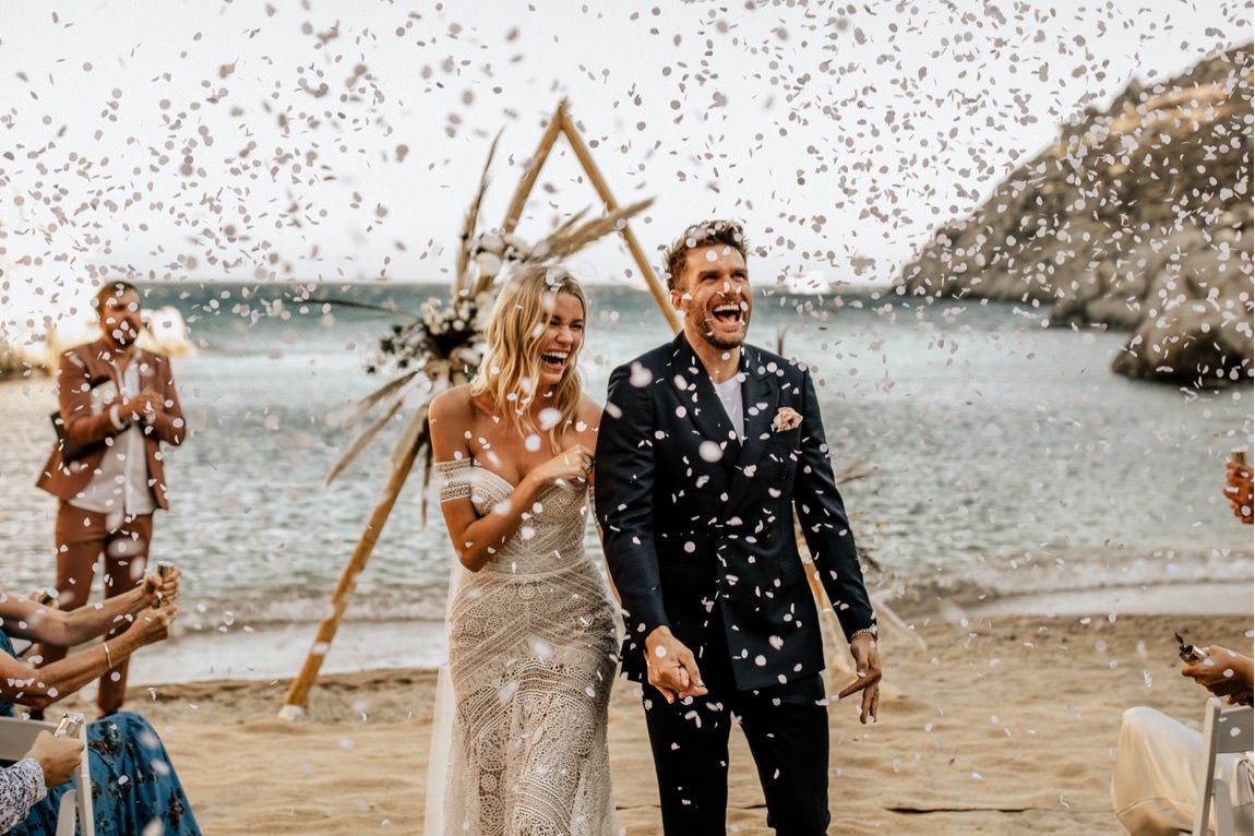 intimate wedding greek island photographer mykonos intime Hochzeit Mykonos Fotograf